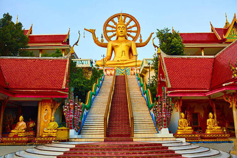 Wat Phra Yai 
